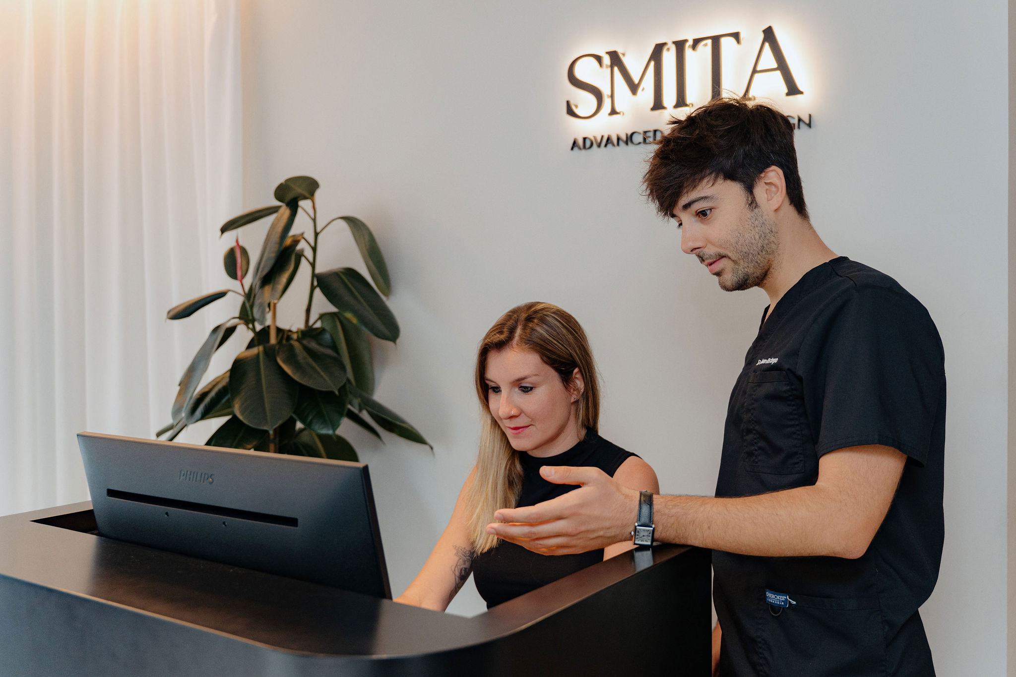 Clínica dental multidisciplinar especializada en sonrisas naturales en Barcelona